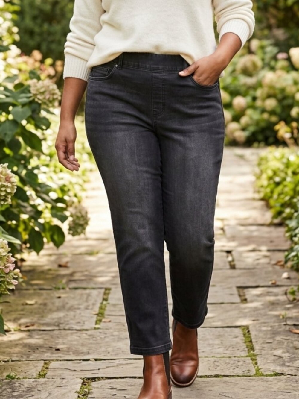 Spanx Vintage Black Pull-On Ankle Straight Leg Jeans XL 20355R Stretch Denim